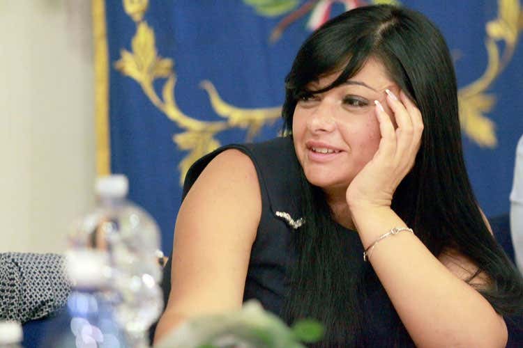 Ilaria Abagnale - Tre casi di Covid, a S.Antonio Abate chiude il ristorante delle cerimonie