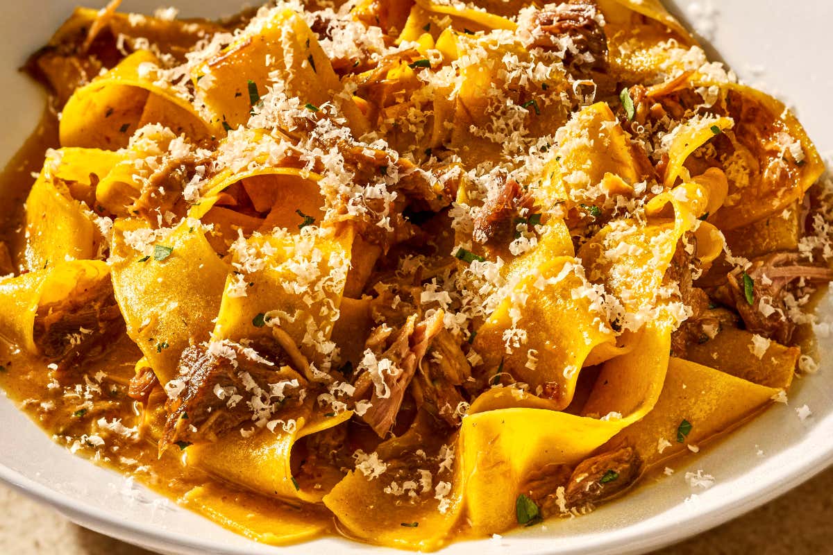 La Volta: Pappardelle con sugo di maiale