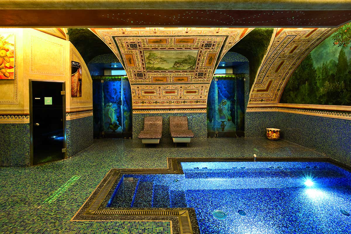 La spa in stile pompeiano. Foto: Gianni Basso Vegamg Hotel o galleria d’arte contemporanea? No, Byblos Art Hotel Villa Amistà