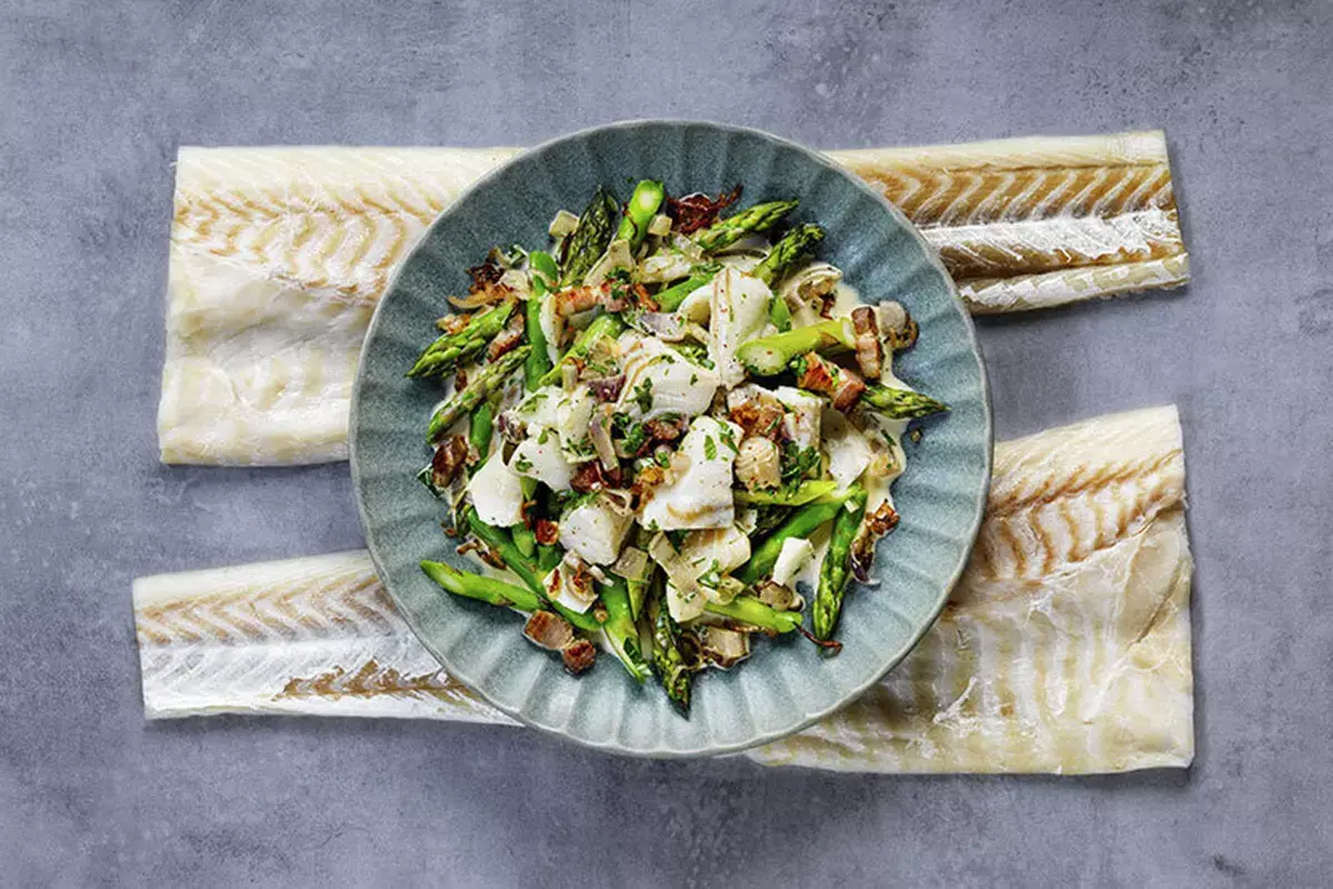 Stoccafisso norvegese con asparagi e pancetta al Martini L&rsquo;arrivo della Primavera ti stanca? Mangia lo stoccafisso