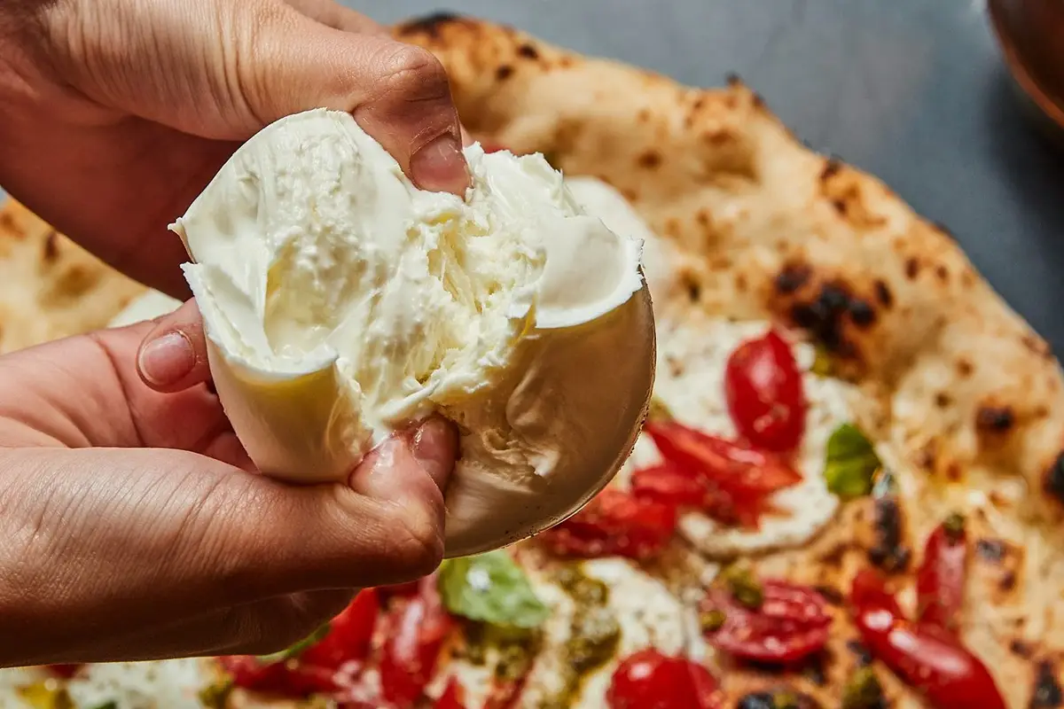 Tra le pizze gourmet, tutte molto buone, memorabile la Sunrise Sunrise a Caserta, non solo pizza a regola d&rsquo;arte&hellip;