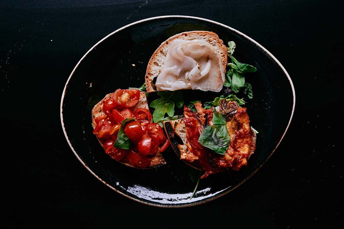 Da provare i bruschettoni Sunrise a Caserta, non solo pizza a regola d’arte… Da provare i bruschettoni Sunrise a Caserta, non solo pizza a regola d’arte…