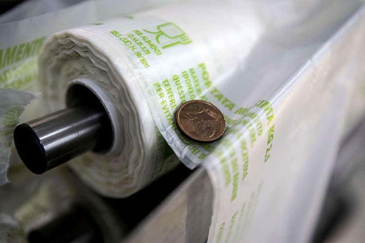 (Sacchetti bio, gli italiani non cambiano «Troppo appassionati di ogni discussione»)