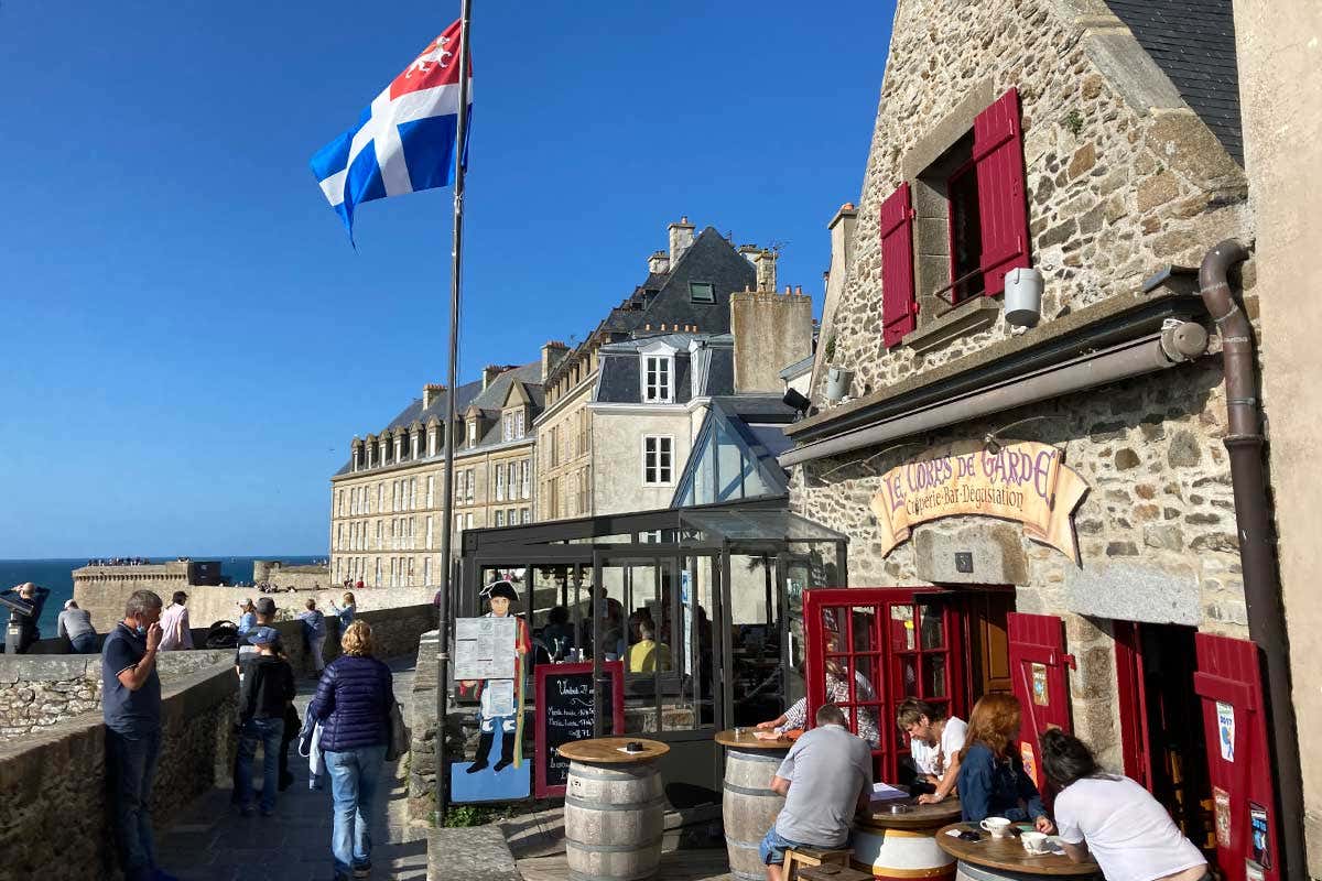 I bastioni Hotel Le Beaufort sull&rsquo;incantevole spiaggia di Saint-Malo