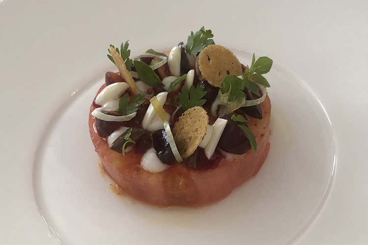 La carta vincente dello chef in cucina è il territorio (Saint-Rémy, in cucina con Scalia Prodotti locali all'Hotel de Tourrel)