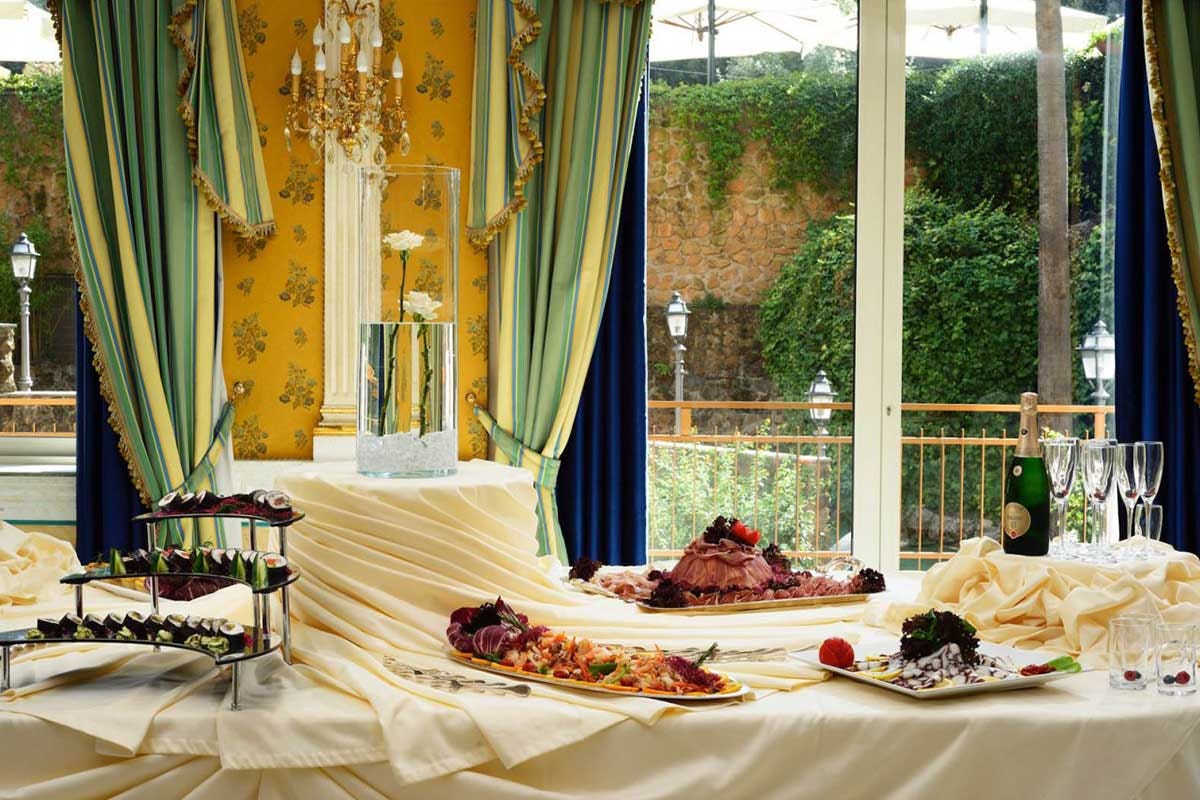 Buffet della Sala Farnese Benessere, cucina gourmet e tanti servizi: il Parco dei Principi meta al top