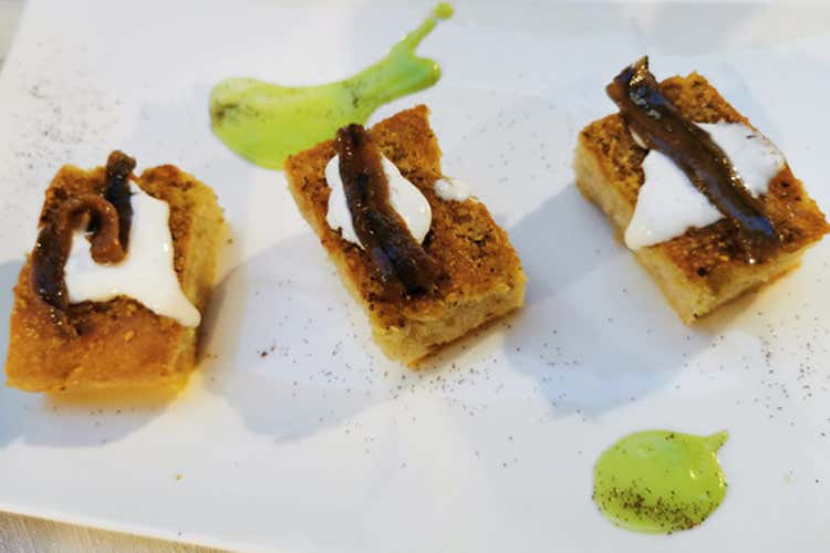 Focaccia - Salamureci, cucina classica con chicche innovative