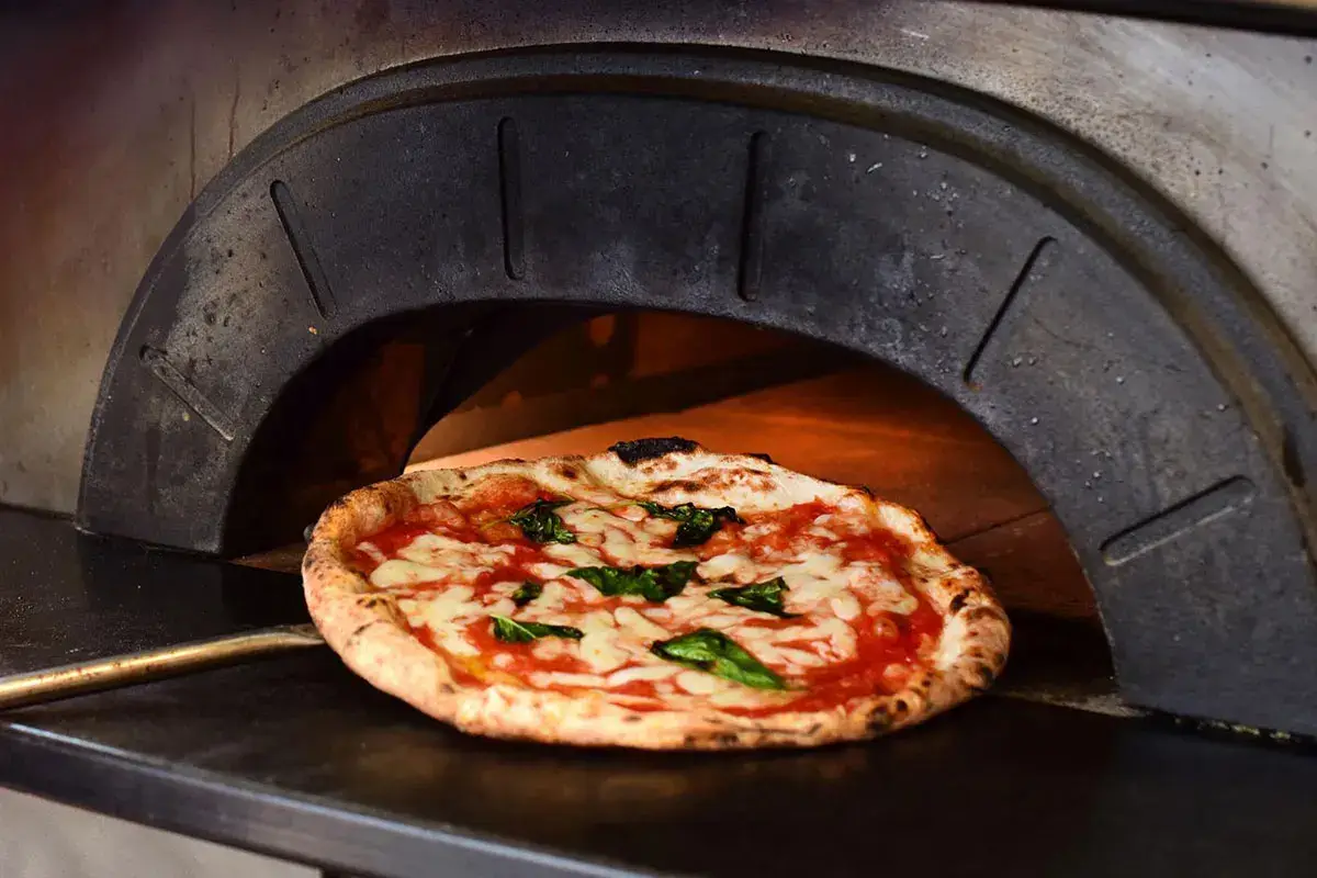Pizza Margherita Farine di altissima qualit&agrave;, il segreto delle pizze di Salvatore Mugnano