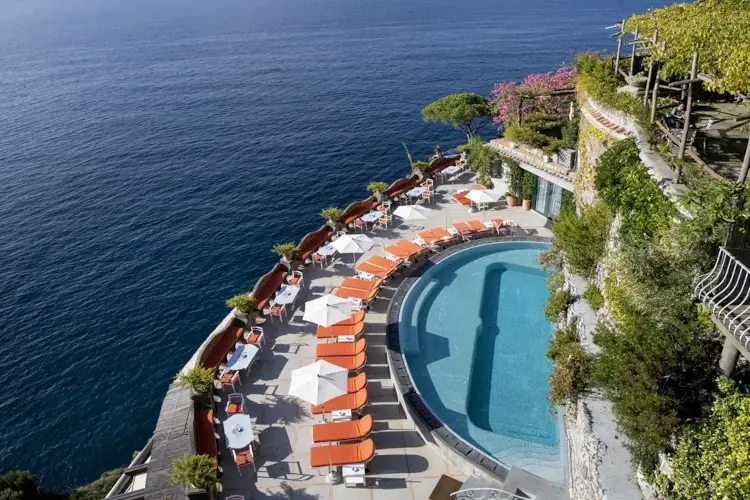 San Pietro di Positano Il miglior hotel al mondo? Per gli americani è Rosewood Castiglion del Bosco di Montalcino