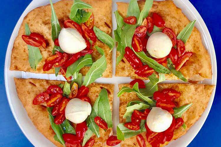 (Saporita, voluttuosa, variegata Alla Masardona pizza fritta, ma non solo) (Saporita, voluttuosa, variegata Alla Masardona pizza fritta, ma non solo)