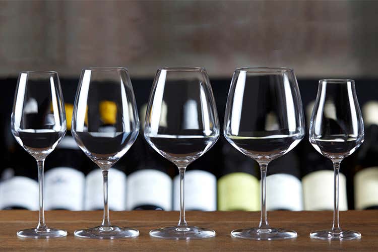 Sartorialità ed enologia a Palazzo Parigi Degustazioni nei calici proposti da Chs Sartorialità ed enologia a Palazzo Parigi Degustazioni nei calici proposti da Chs