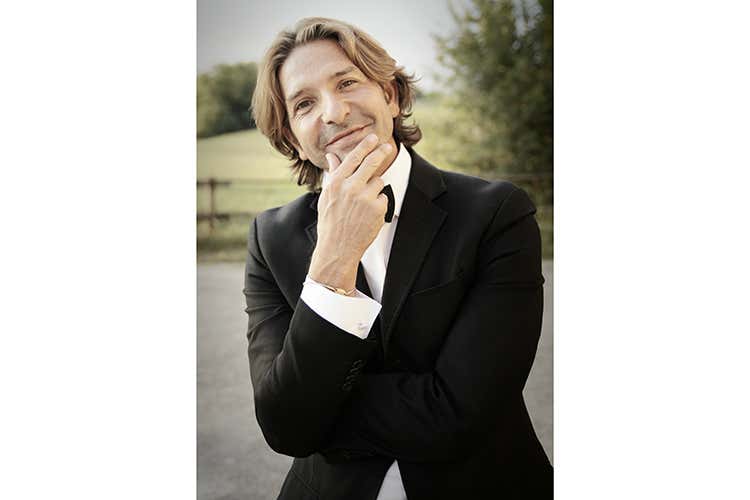 Giuseppe Arena - Sartorialità ed enologia a Palazzo Parigi Degustazioni nei calici proposti da Chs Giuseppe Arena - Sartorialità ed enologia a Palazzo Parigi Degustazioni nei calici proposti da Chs