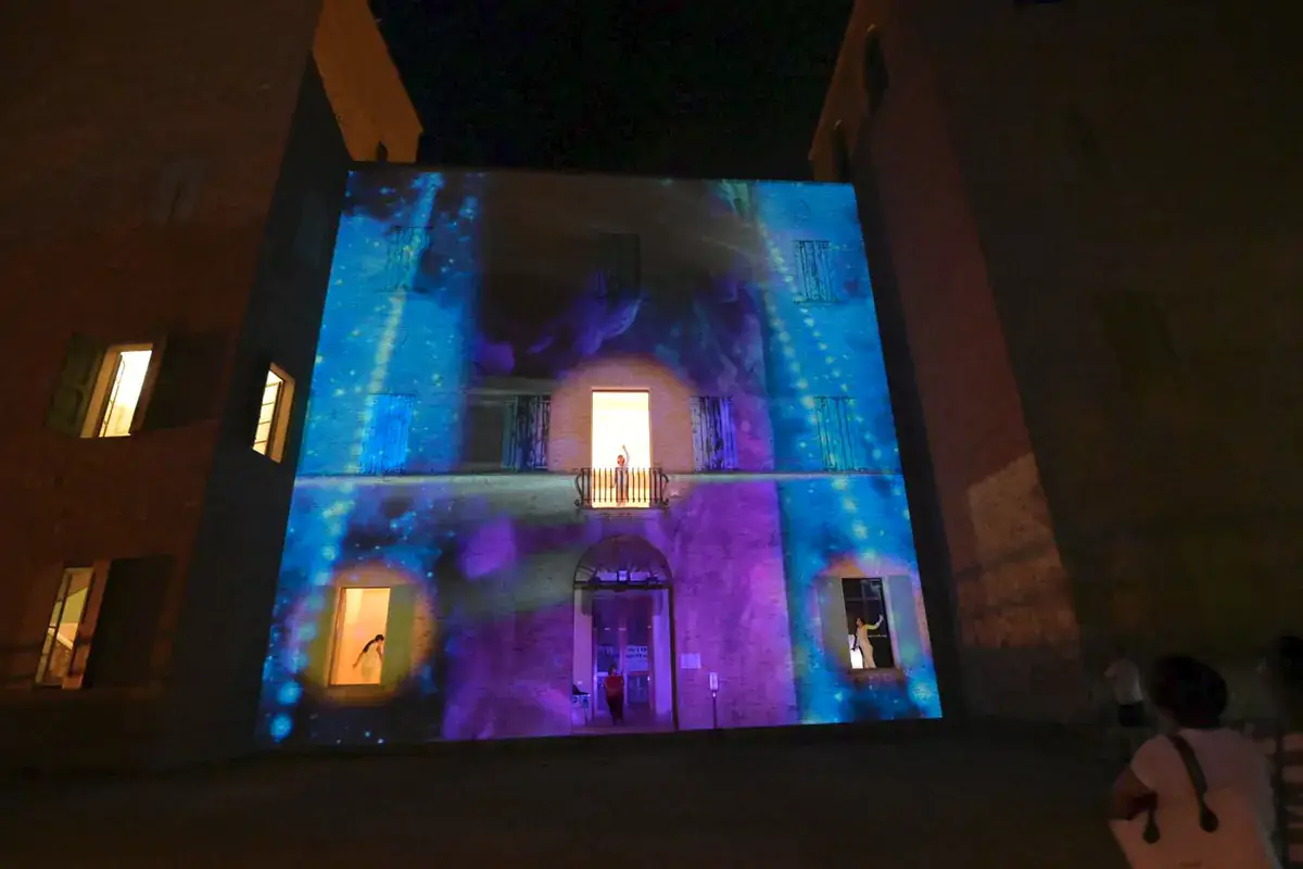 Notte di stelle a Scandiano Stelle cadenti e visite ai castelli, in Emilia l'estate si vive con il naso all'ins&ugrave;
