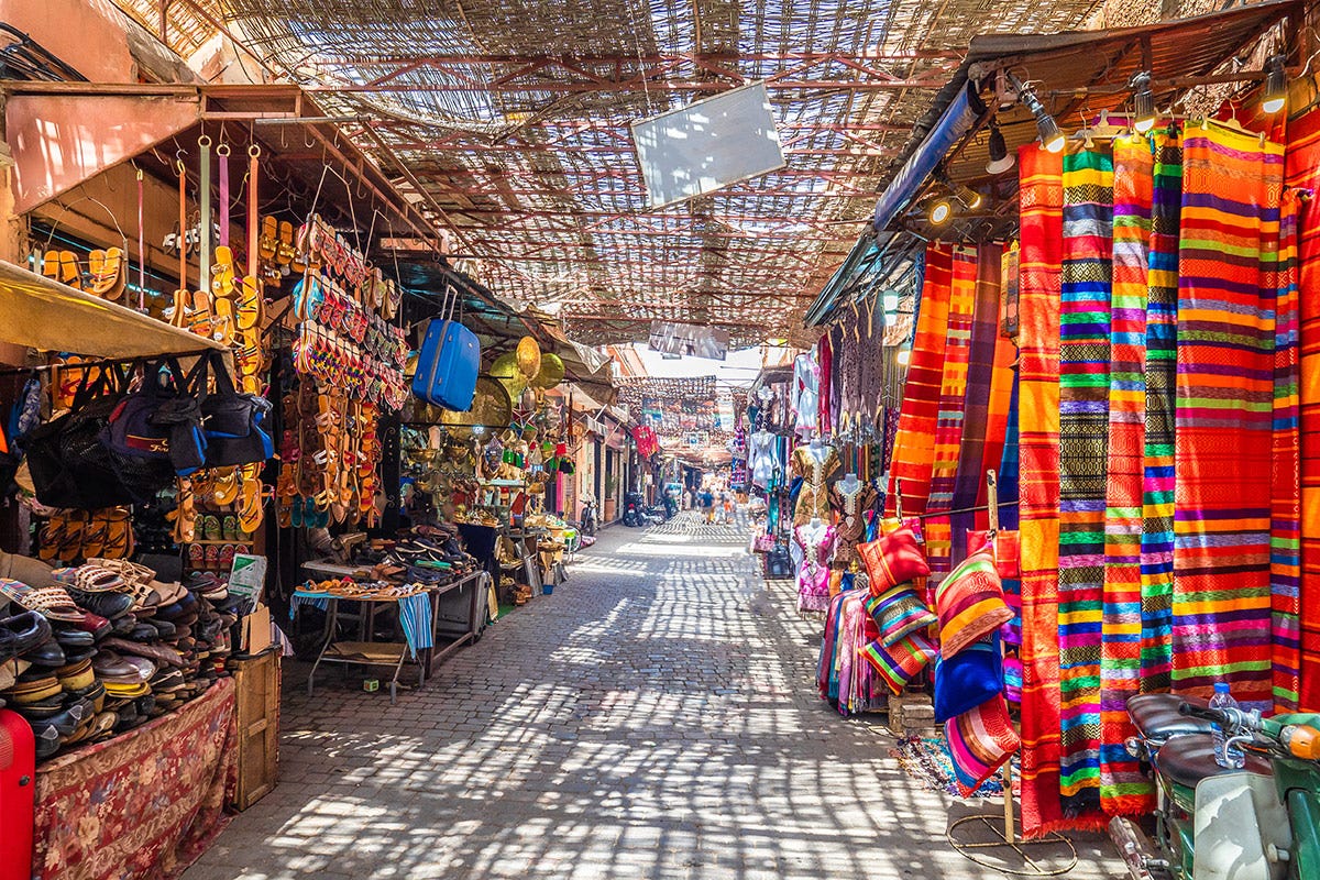 Un souq in Marocco Scappare dal Natale? Ecco 5 mete all’estero per una vacanza last minute