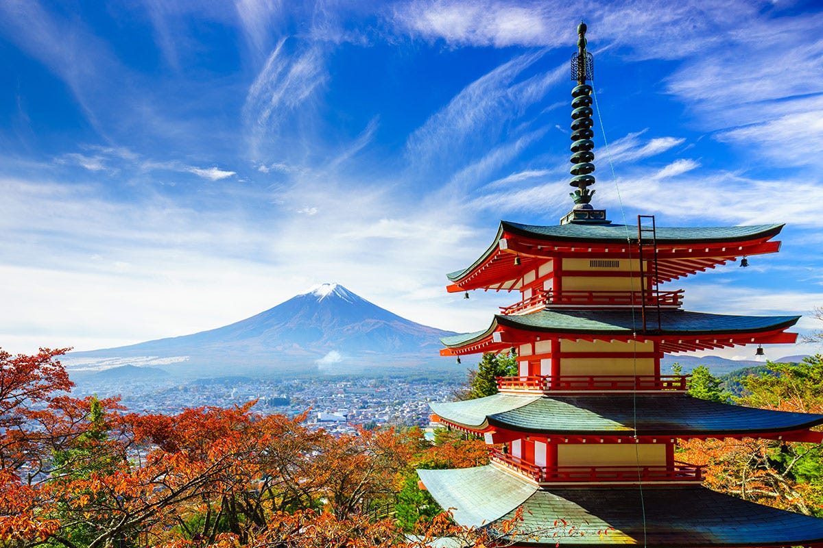 Giappone Scappare dal Natale? Ecco 5 mete all’estero per una vacanza last minute