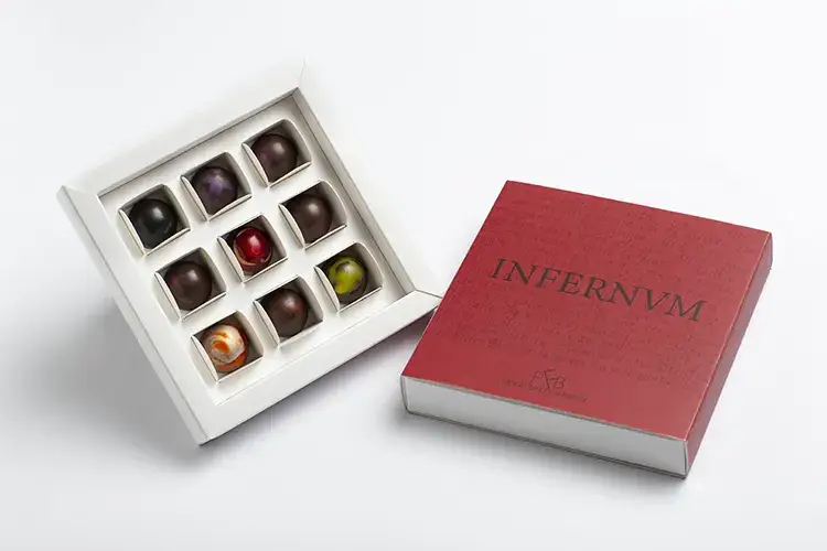 La limited edition dedicata a Dante Discesa golosa all'Inferno con le praline dedicate a Dante