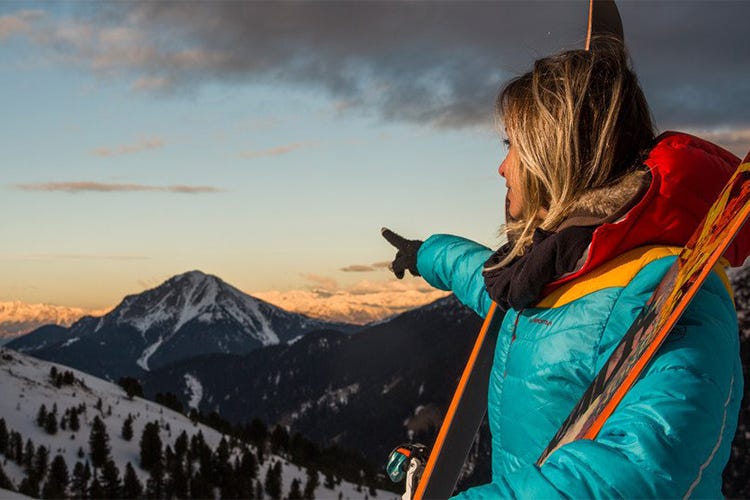 Sciare all'alba e sfiziosi aperitivi L'inverno nella Ski Area San Martino