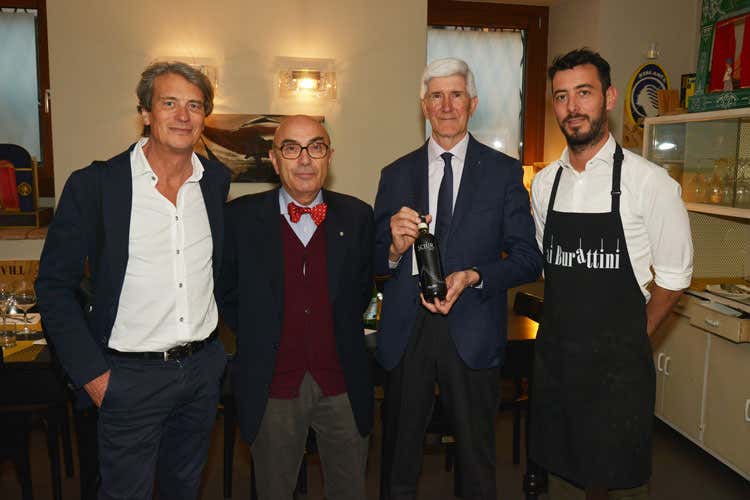 (Sciùr di Nino Negri e Osterie d'Italia protagonisti di una serata Ai Burattini) (Sciùr di Nino Negri e Osterie d'Italia protagonisti di una serata Ai Burattini)