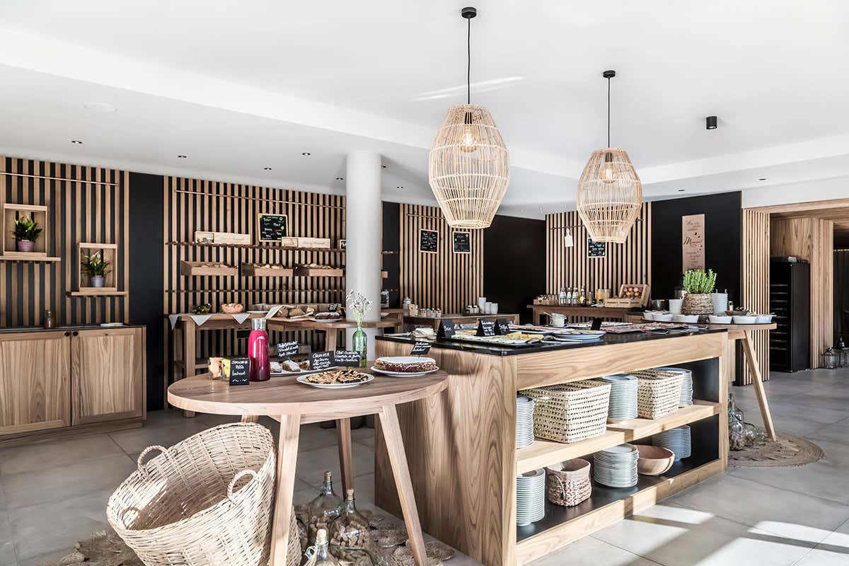 La sala colazione Seehof Nature Retreat, più che un hotel una casa sul lago