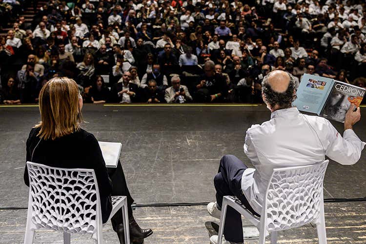 Moreno Cedroni presenta il suo ultimo libro (Senigallia, a Meet in cucina 2019 vincono ancora le Marche)