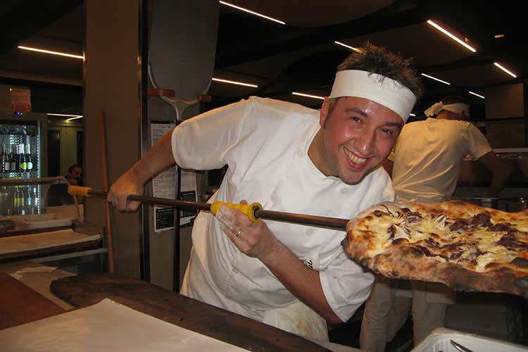 Alessandro Coppari (A Senigallia s&rsquo;inforna Mezzometro L&rsquo;originale pizza tutta italiana)