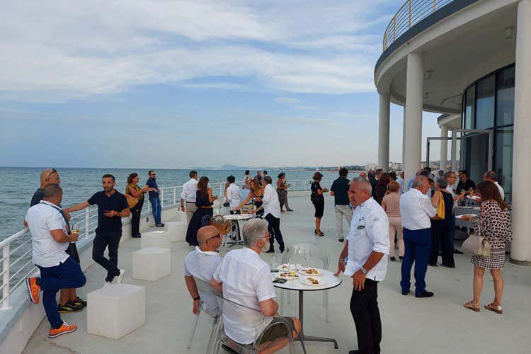 A Senigallia ristoratori e cuochi che fanno squadra -. C'è interesse per il patto d’azione che può unire cuochi e ristoratori A Senigallia ristoratori e cuochi che fanno squadra - C'è interesse per il patto d’azione che può unire cuochi e ristoratori