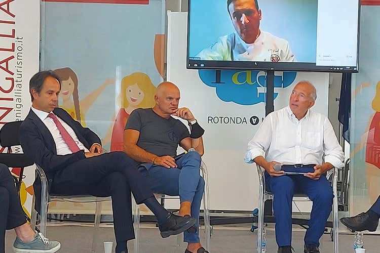 Roberto Calugi, Enrico Derflingher e Angelo Serri - C'è interesse per il patto d’azione che può unire cuochi e ristoratori Roberto Calugi, Enrico Derflingher e Angelo Serri - C'è interesse per il patto d’azione che può unire cuochi e ristoratori