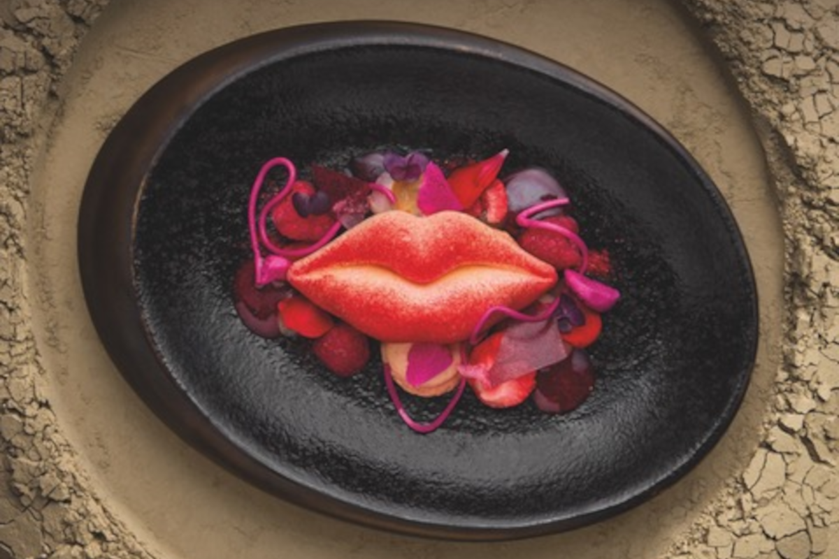 Tirami-kiss: il tiramisù alle rose, litchi e lamponi