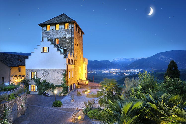 Schloss Hotel Korb, ad Appiano, sulla Strada del Vino Luna di miele con brindisi Le proposte dei Vinum Hotels
