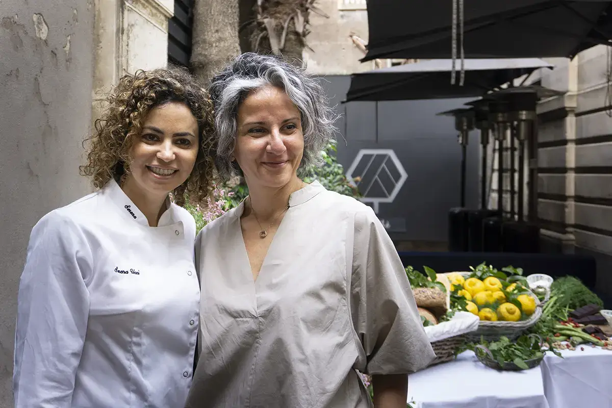 Serena Urz&igrave; e Valeria Messina. Foto: Paola Nicolosi Grani e granite all&rsquo;ombra dell&rsquo;Etna: la nuova vita della colazione catanese