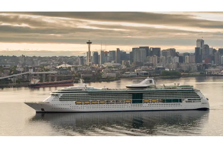 3. Il giro del mondo pi&ugrave; lungo - Serenade of the Seas &ldquo;Sulla mia &egrave; pi&ugrave; grande&rdquo;: ecco i record e le curiosit&agrave; delle navi da crociera