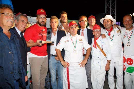 da sinistra: Sergio Miccu, Carmine Caputo, Valentino Libro, Eugenio Caputo, Davide Civitiello e Antimo Caputo da sinistra: Sergio Miccu, Carmine Caputo, Valentino Libro, Eugenio Caputo, Davide Civitiello e Antimo Caputo