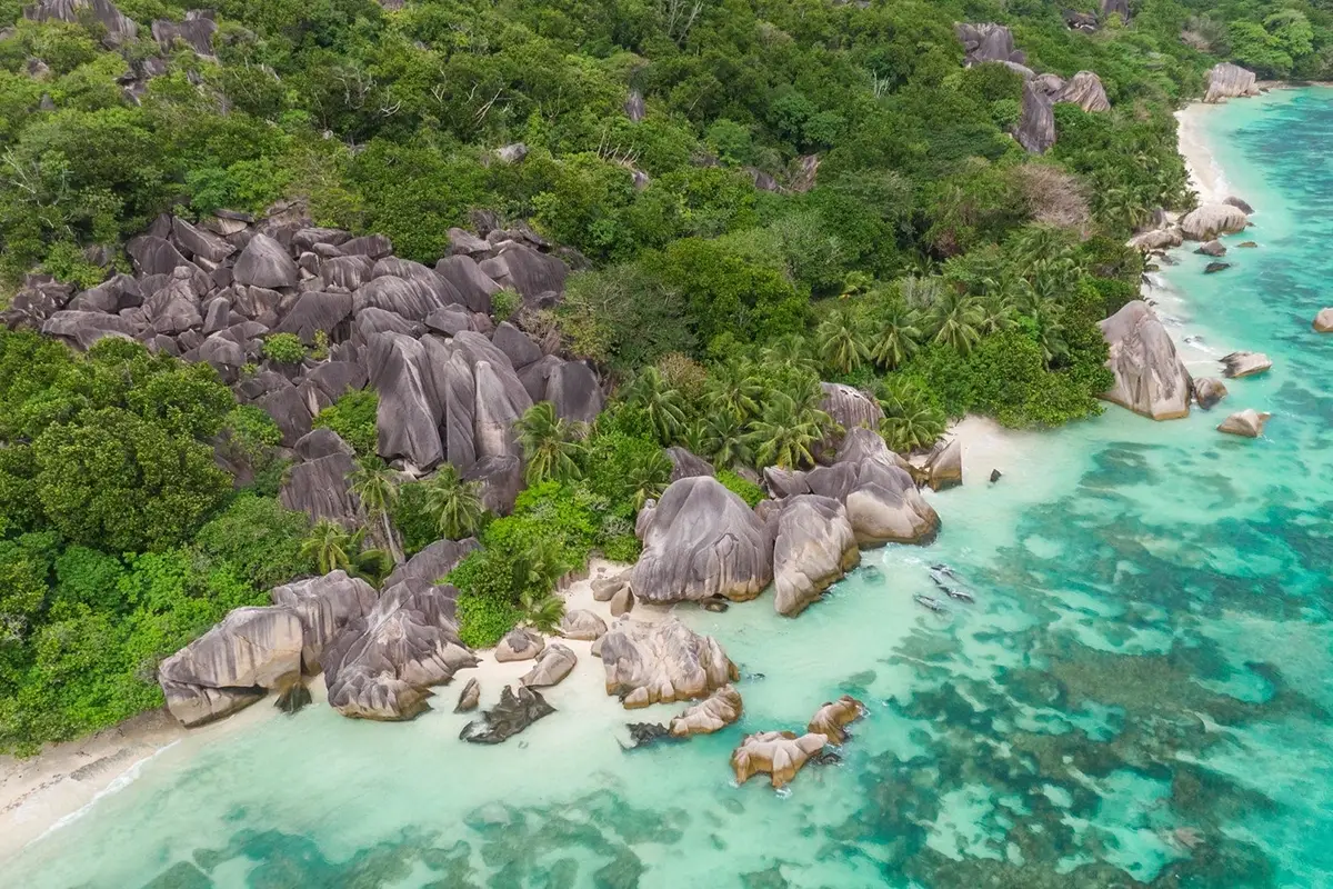 Seychelles L&rsquo;isola pi&ugrave; amata al mondo? Milos! La Sicilia in 6&ordf; posizione