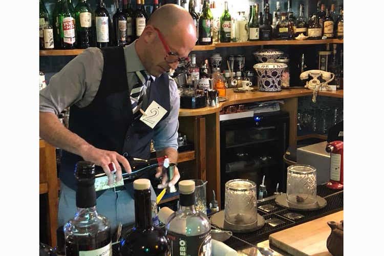 Renzo Bussi (Sfida tra barman a colpi di Vermouth L'eccellenza piemontese è da sdoganare) Renzo Bussi (Sfida tra barman a colpi di Vermouth L'eccellenza piemontese è da sdoganare)