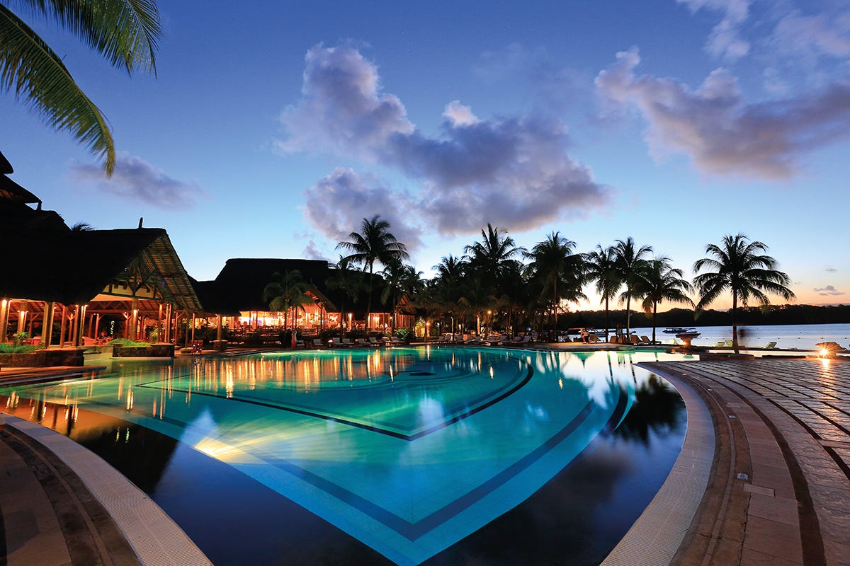 La piscina dello Shandrani Resort & Spa Cosa fare in paradiso? Le possibilità di Mauritius dove oltre la spiaggia c’è di più