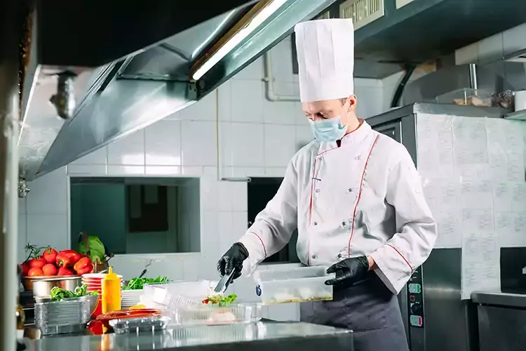 Il cuoco deve poter contare su strumenti di lavoro che gli permettano di ottenere risultati migliori con meno fatica Attrezzature e sistemi di cottura Massimo rendimento e flessibilit&agrave;