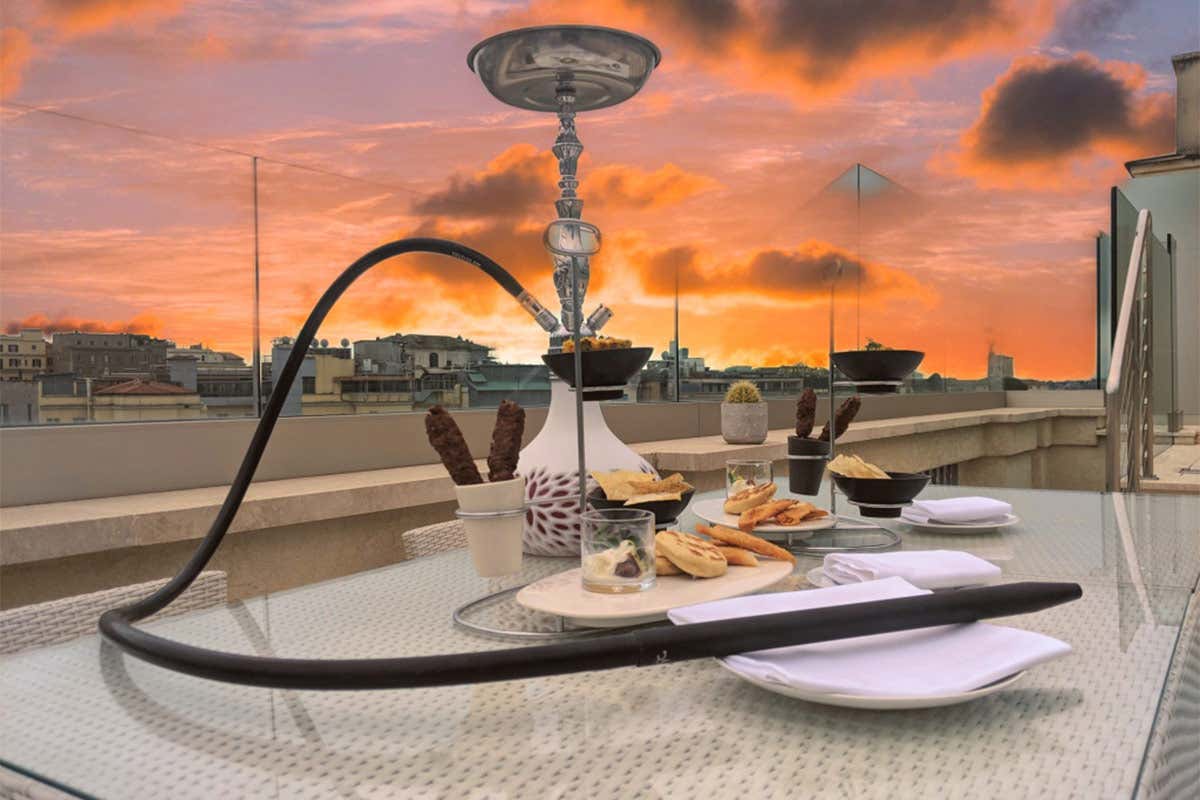 Un narghil&egrave; rivisitato con vista sui tetti di Roma
