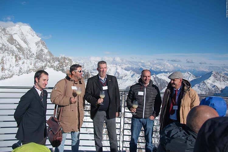 Sky Drink, sfida tra barman in alta quota Gin di Montagna e Genepy i protagonisti