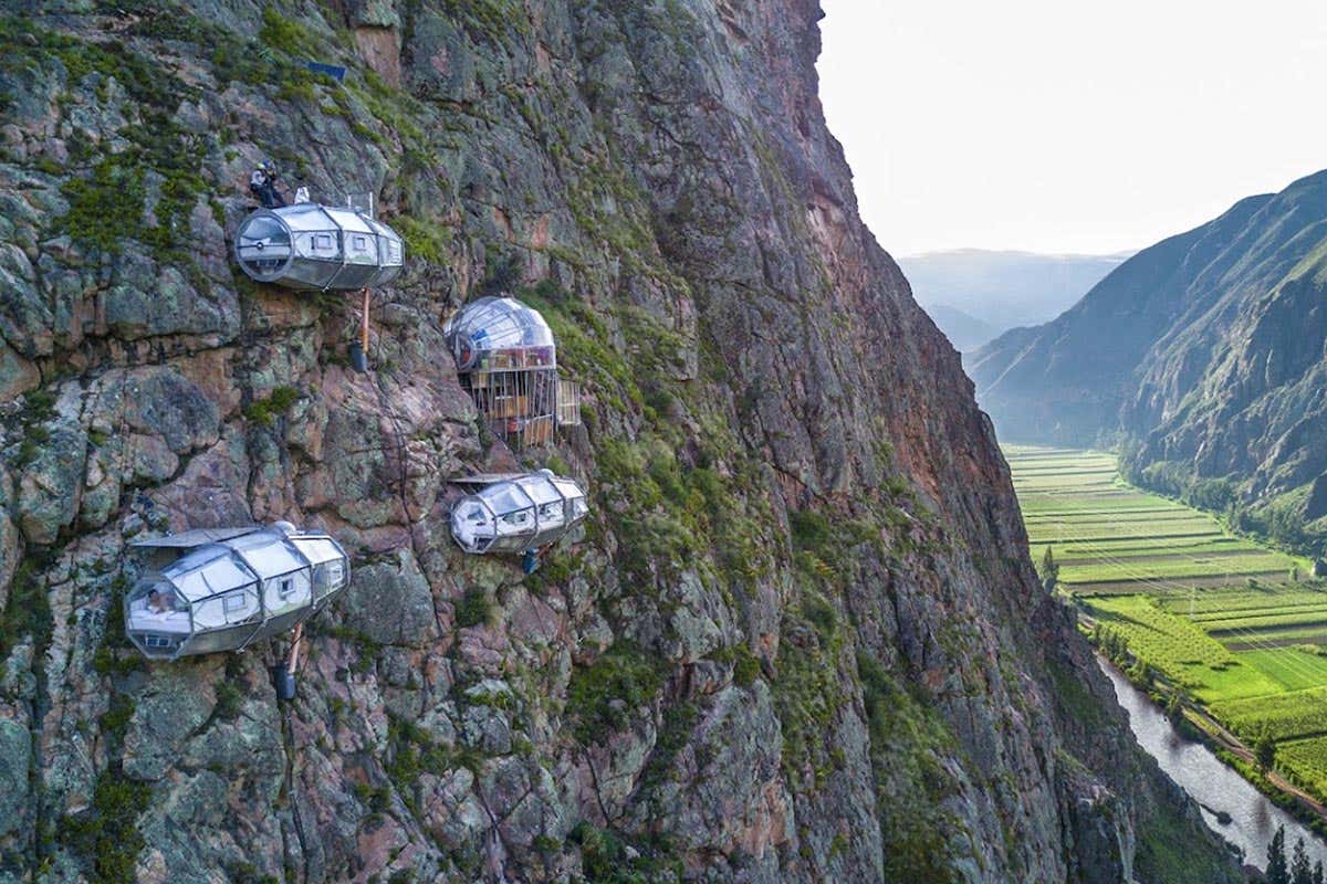 Tre suites trasparenti, ubicate a circa 365 metri di altezza Hotel futuristici e dove trovarli Tre suites trasparenti, ubicate a circa 365 metri di altezza Hotel futuristici e dove trovarli