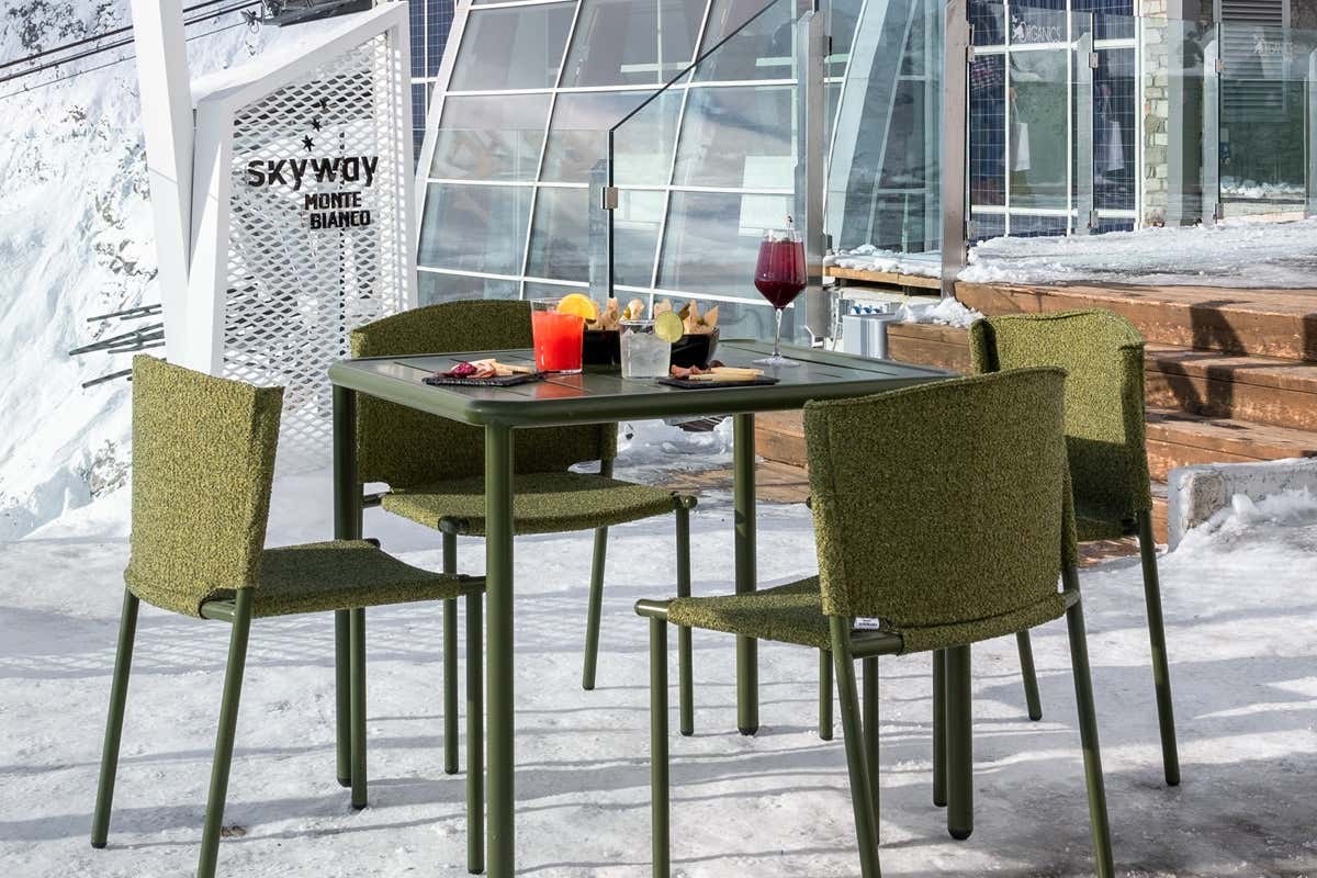 The Organics SkyGarden Courmayeur: musica e drink naturali ai piedi del Monte Bianco The Organics SkyGarden Courmayeur: musica e drink naturali ai piedi del Monte Bianco