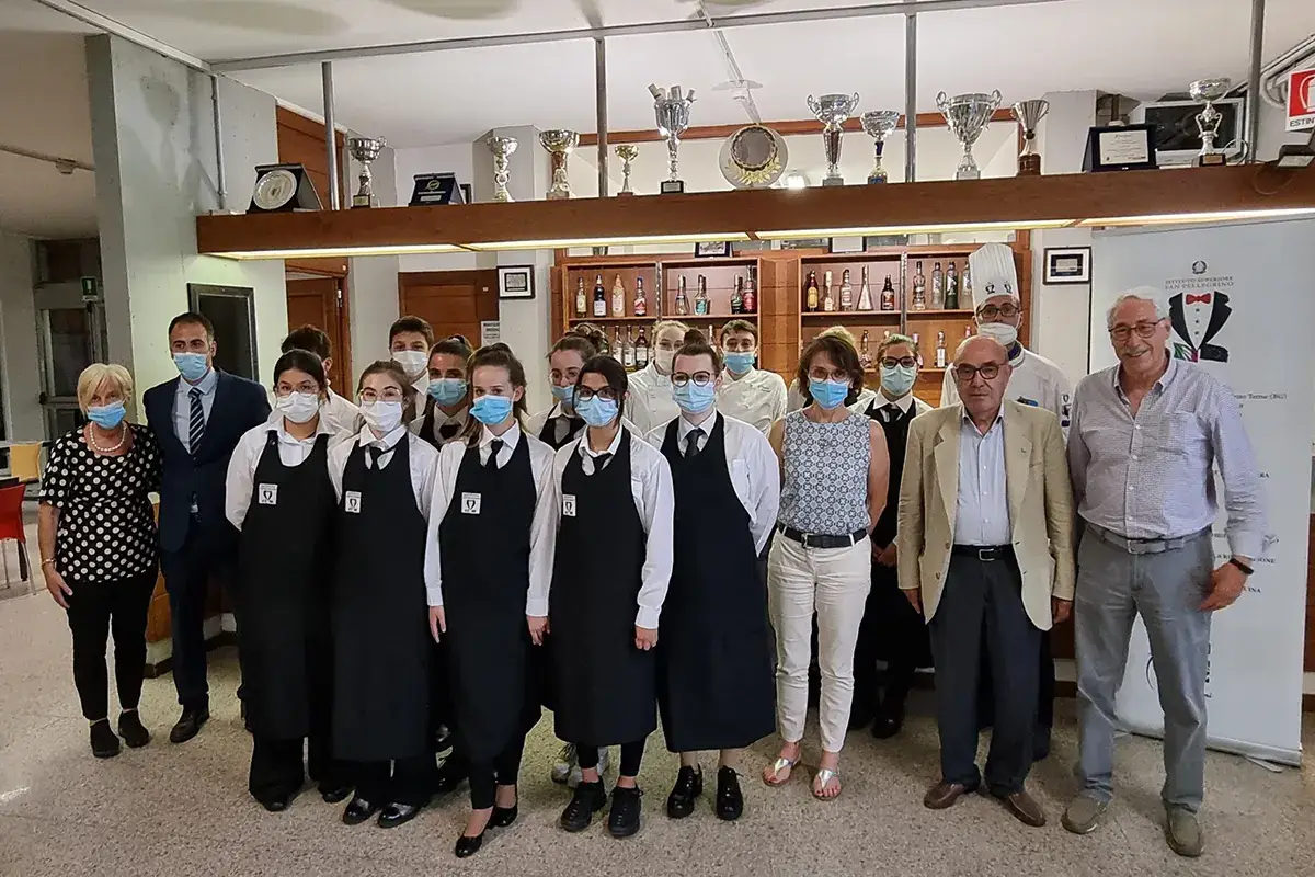La festa per il solstizio d'estate con i ragazzi dell'alberghiero di San Pellegrino