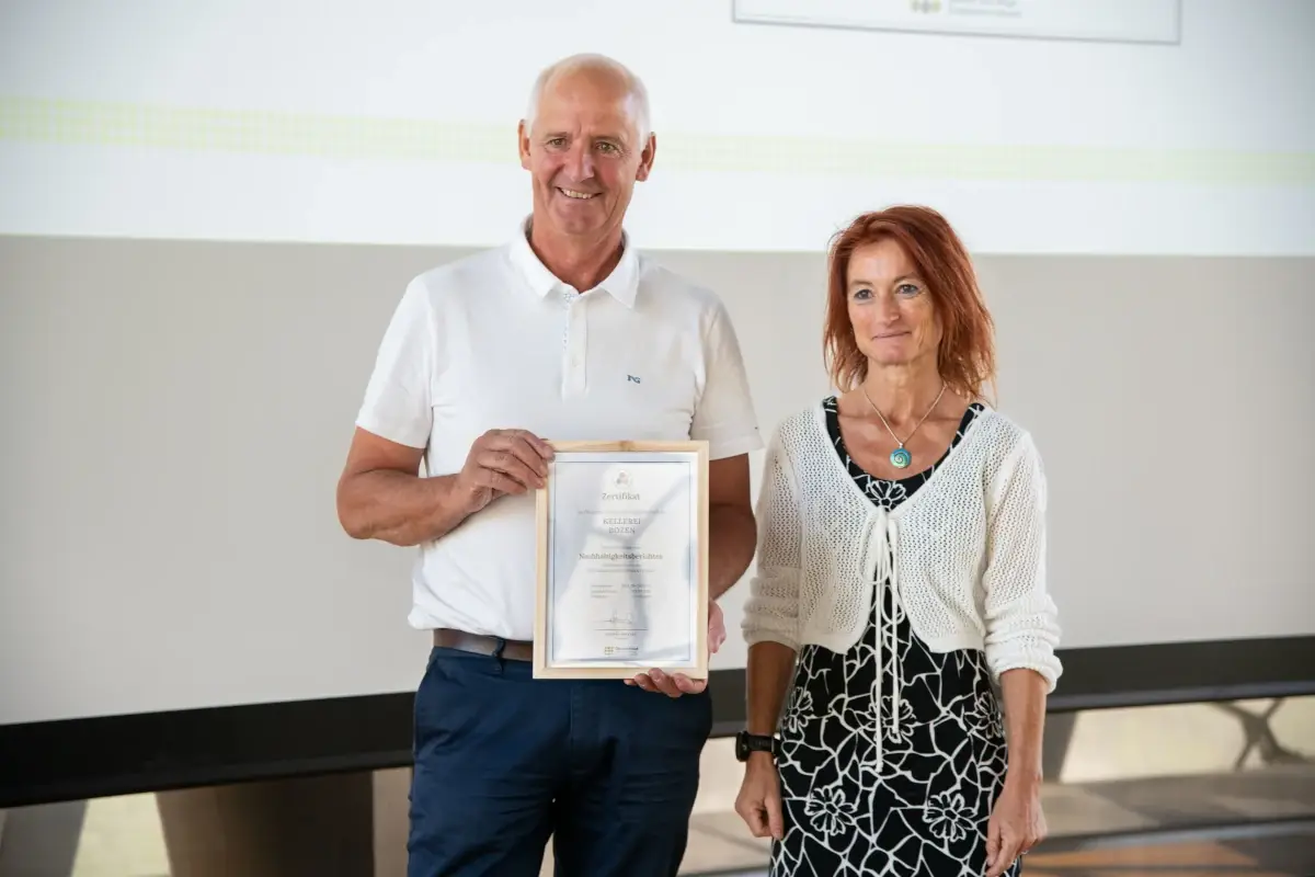 Michael Bradwarter e Sonja Abrate Cantina Bolzano premiata per la sostenibilit&agrave; ambientale