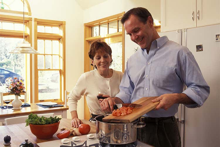 L'88% degli italiani ama osare in cucina 7 su 10 si cimentano con ricette etniche L'88% degli italiani ama osare in cucina 7 su 10 si cimentano con ricette etniche
