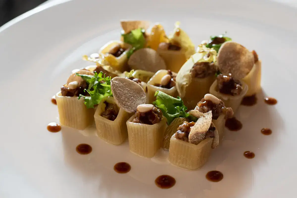 Soqquadro, capretto, formaggio Bagoss e tartufo Soqquadro, capretto, Bagoss e tartufo