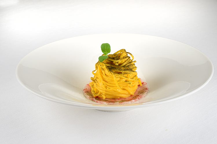 Spaghetti trafilati oro verrigni con arselle lime e bottarga Estate in Sardegna? Sì, ma con la cucina di Sadler