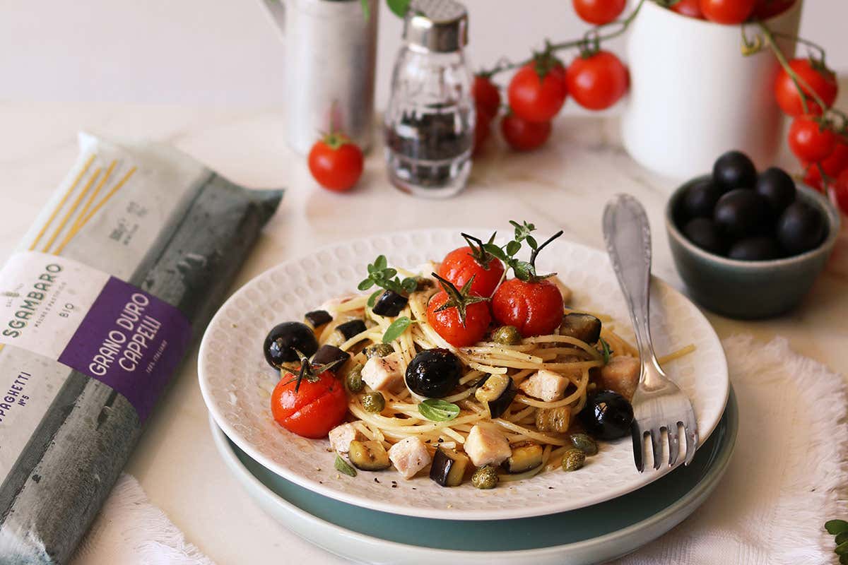 Spaghetti senatore Cappelli, pesce spada, pomodorini e melanza