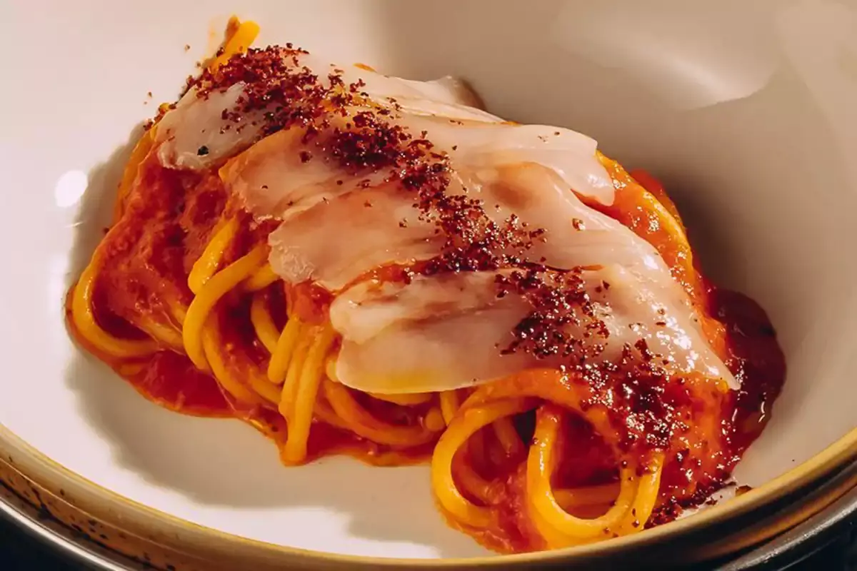 Spaghetto Paloma con lardo di patanegra Paloma, l&rsquo;isla urbana del gusto a Ponte Milvio