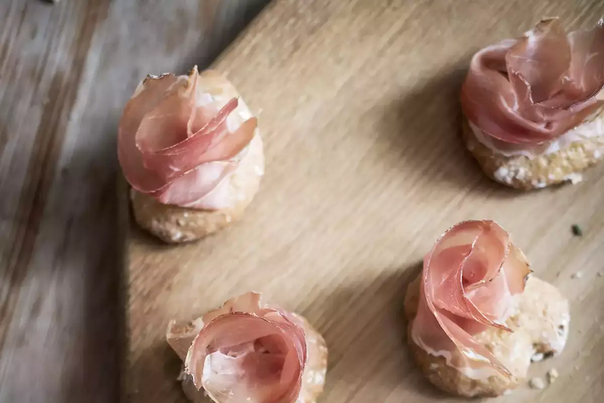 Speck Alto Adige Igp - Foto Alex Filz Sempre di buon umore con i prodotti tipici dell'Alto Adige