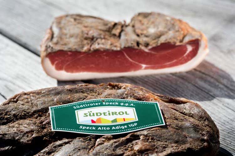(Speck Alto Adige Igp, 20 anni Il Consorzio: «Simbolo del territorio») (Speck Alto Adige Igp, 20 anni Il Consorzio: «Simbolo del territorio»)