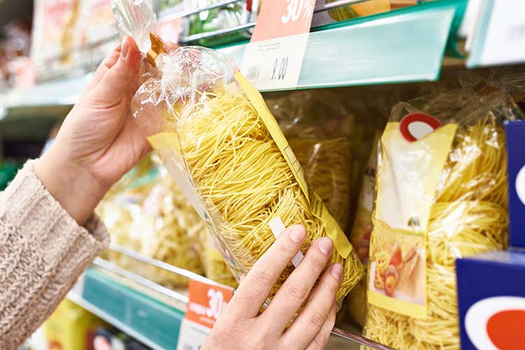 Spesa sempre più italiana - Cibo e vino tricolore, quanto piaci! Nei carrelli italiani vale 7,4 miliardi